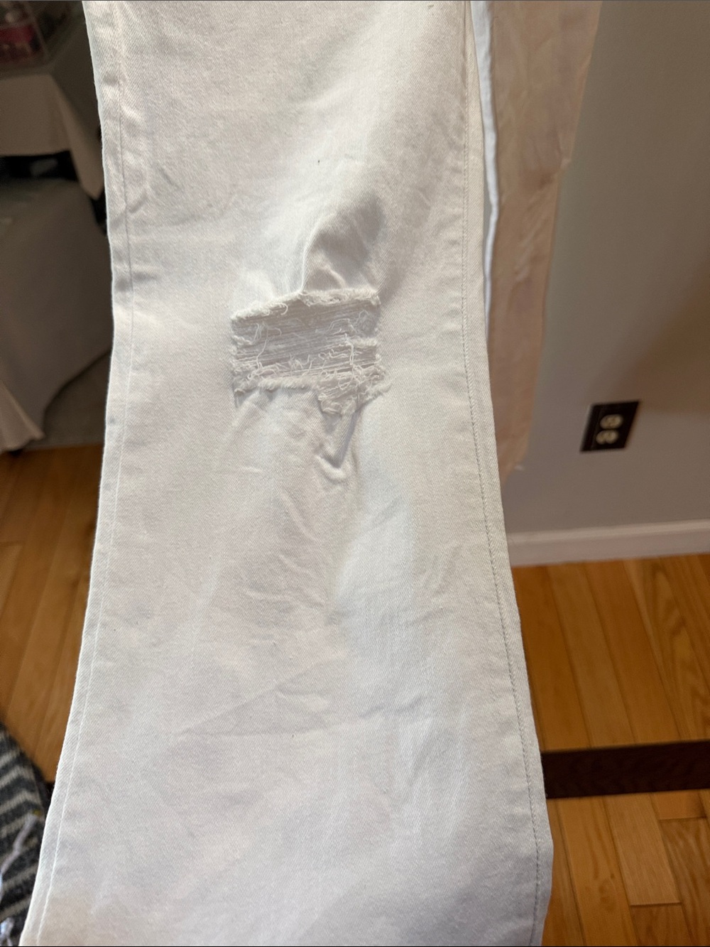 Joe's Jeans White Distressed Wide-Leg Jeans size 28 like new - Picture 5 of 10